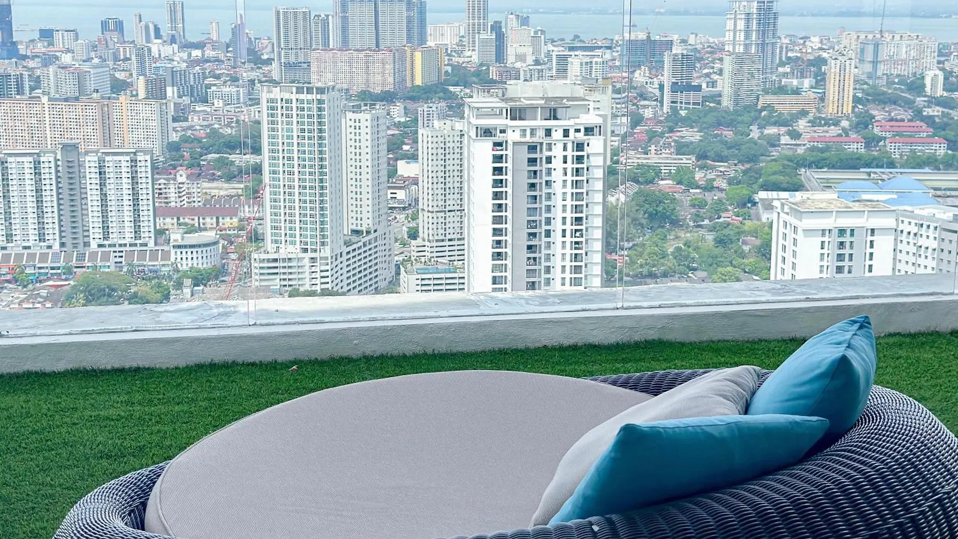 9-14 Pax Friends & Family Suites Infinity Pool & Sky Deck Penang Top View - Georgetown Penang Jelutong