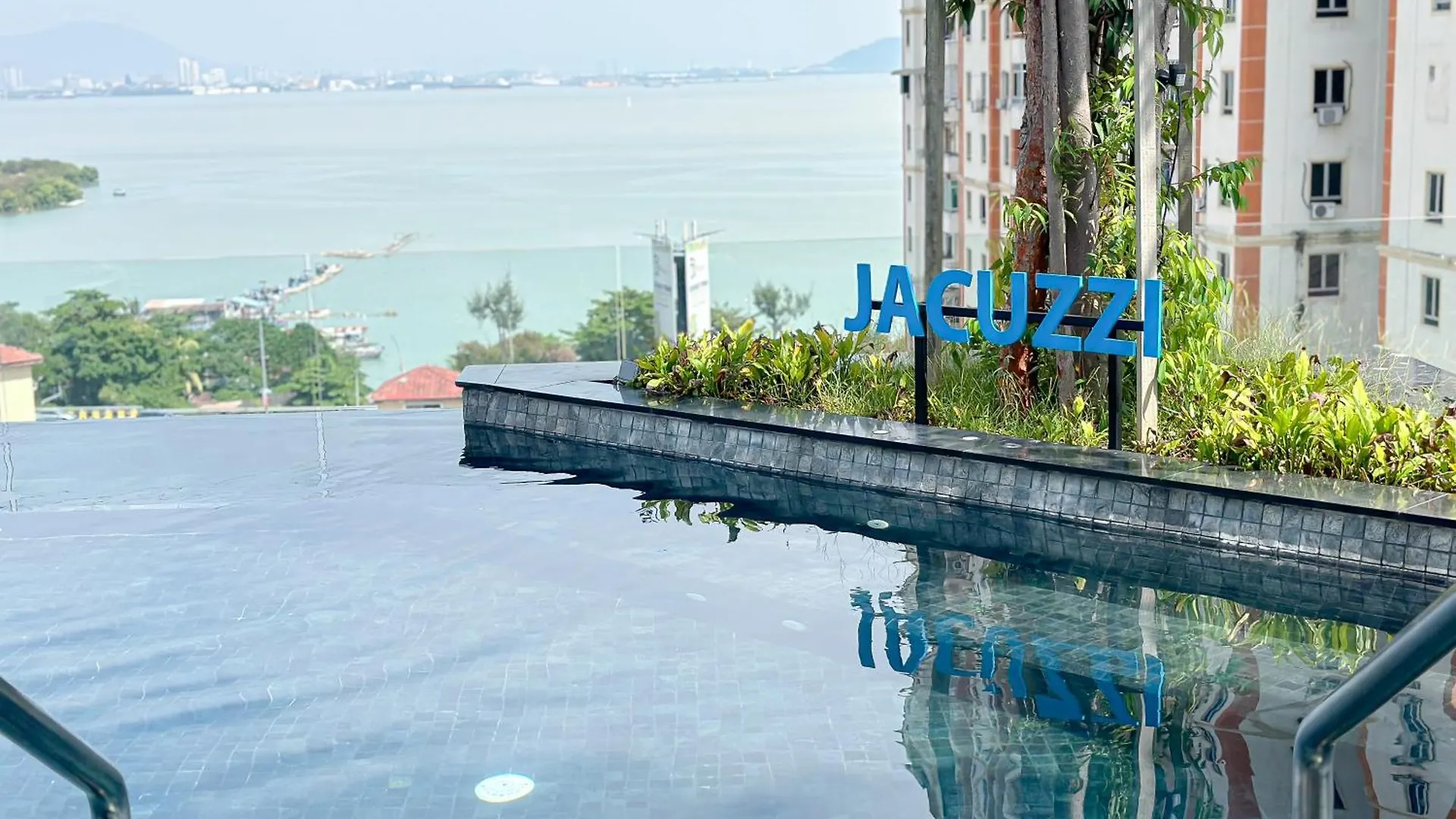9-14 Pax Friends & Family Suites Infinity Pool & Sky Deck Penang Top View - Georgetown Penang Jelutong