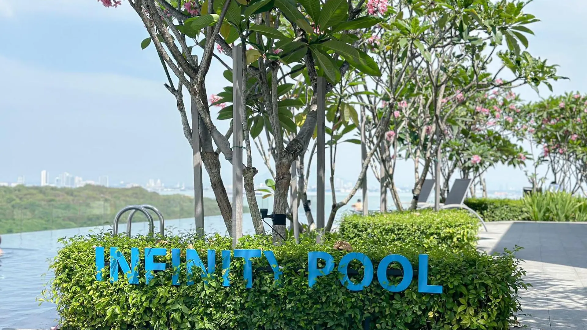 9-14 Pax Friends & Family Suites Infinity Pool & Sky Deck Penang Top View - Georgetown Penang Jelutong Apartment