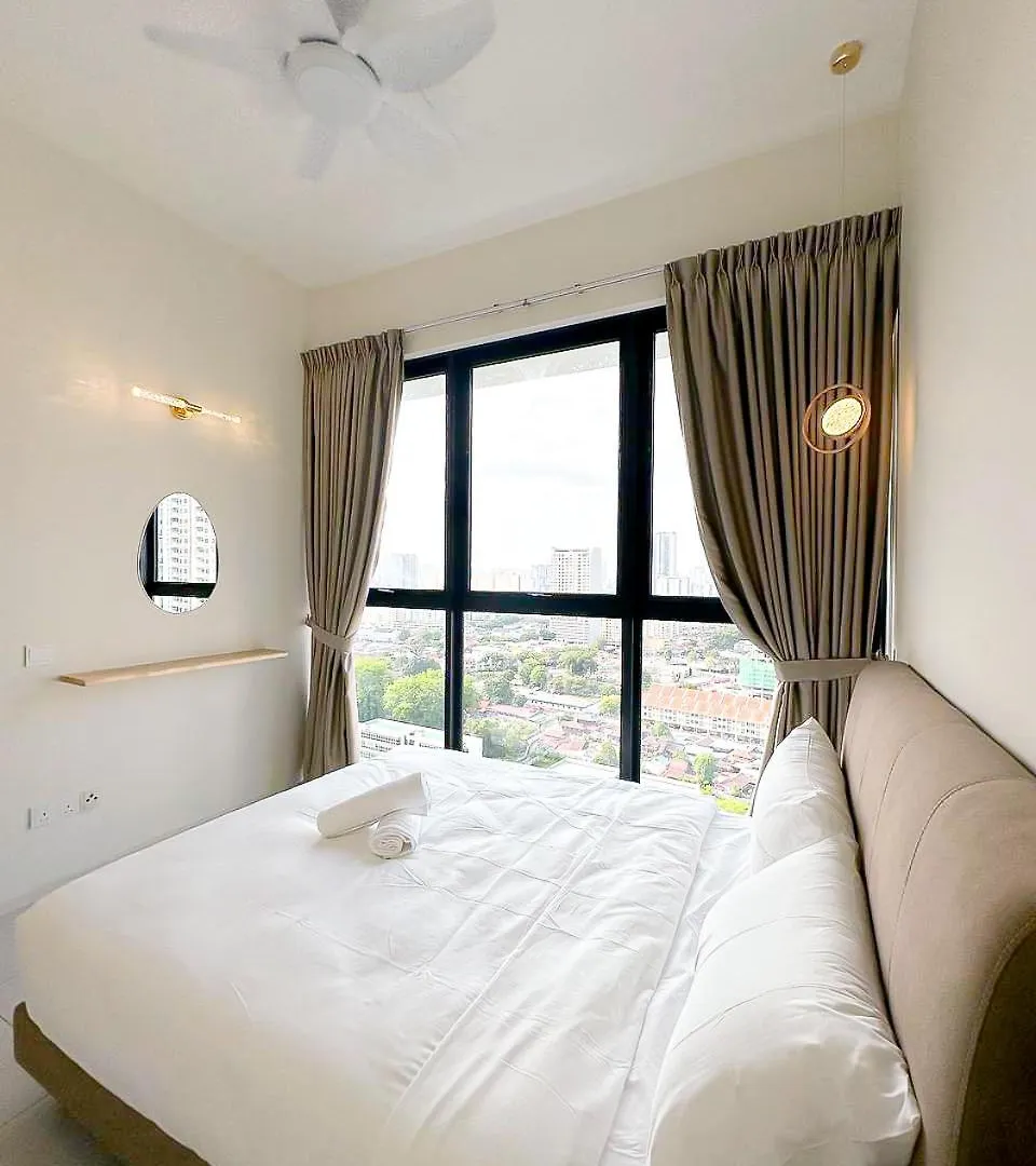 Apartment 9-14 Pax Friends & Family Suites Infinity Pool & Sky Deck Penang Top View - Georgetown Penang Jelutong